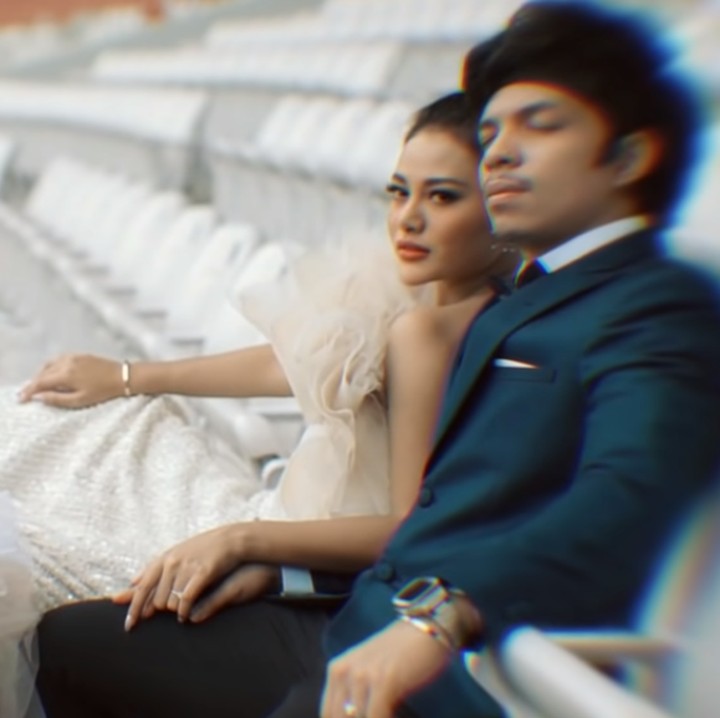 <p>Tak hanya Aurel, Atta juga terlihat gagah dengan tuxedonya lho, Bun. (Foto: YouTube: Atta Halilintar)</p>