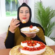 Resep Strawberry Cheesecake ala Tasyi Athasyia, Lembut dan Manis!