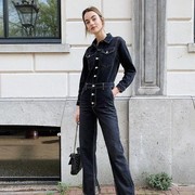 Selain Hitam, 4 Warna Celana Jeans Ini Juga Cocok untuk Semua Atasan