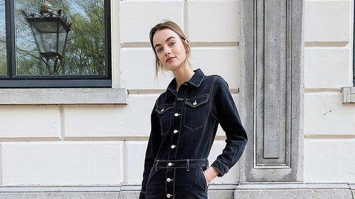 Selain Hitam, 4 Warna Celana Jeans Ini Juga Cocok untuk Semua Atasan