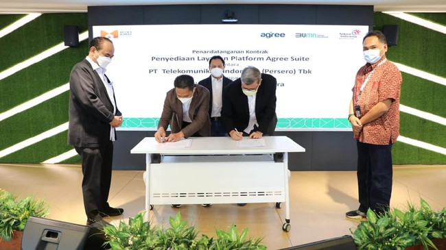 PT Telkom (Persero) Tbk dan PT Mitra BUMDes Nusantara (MBN) melakukan penandatanganan kontrak kerja sama terkait Penyediaan Layanan Platform Agree Suite.