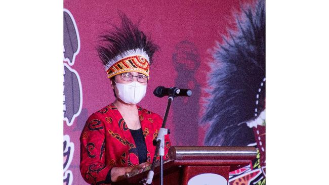 Disiplin, pekerja keras, humble, dan religius mengantarkan Venusiana, Putri Papua, kini menjadi nahkoda Direktorat Consumer Service PT Telkom Indonesia.