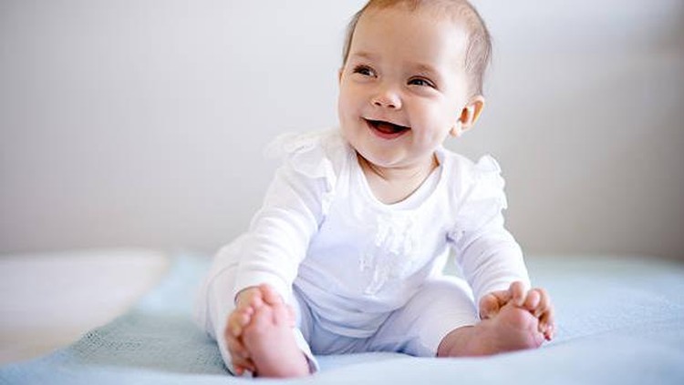 Tahukah, Bunda, bahwa banyak warna yang cocok dijadikan nama bayi perempuan? Kalau ingin tahu selengkapnya untuk jadi referensi, lihat daftar berikut ini ya.
