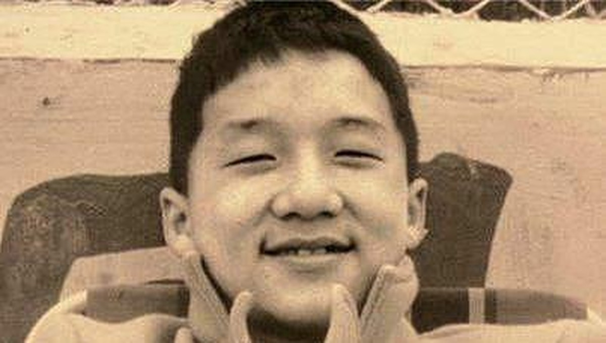 Jackie Chan viral disebuah video TikTok&comma; Ia terlihat menua dan susah berjalan&period; Berikut transformasi Jackie Chan&excl;