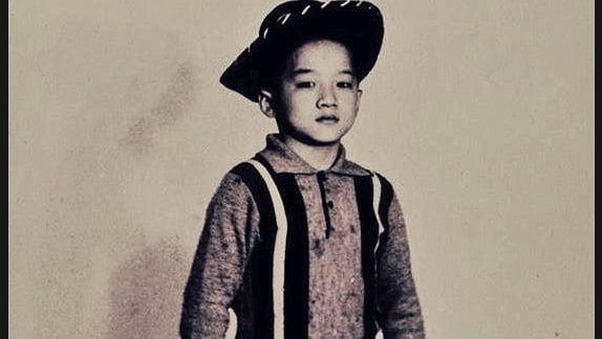 Jackie Chan viral disebuah video TikTok&comma; Ia terlihat menua dan susah berjalan&period; Berikut transformasi Jackie Chan&excl;