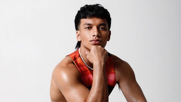 Unggahan terbaru Jefri Nichol membuat heboh para penggemar, lantaran ia dikatakan mirip dengan Harry Styles. Yuk, tengok foto-fotonya!