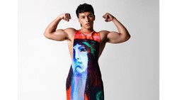 5 Potret Jefri Nichol yang Disebut Mirip Harry Styles