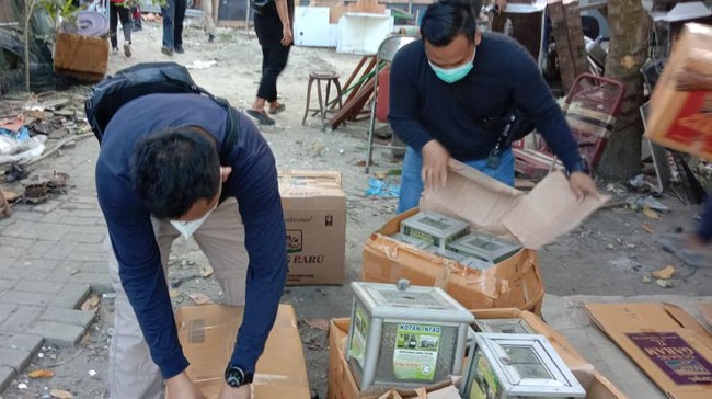 Polisi menyatakan jaringan Jamaah Islamiyah menggalang dana lewat kotak amal yang disebar hampir ke seluruh kabupaten dan kota di Lampung.