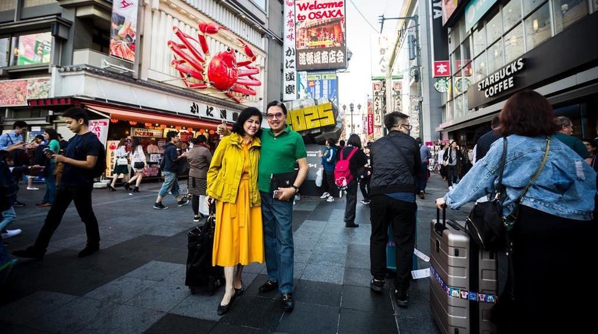 Kehidupan pernikahan orang tua Bams Eks Samsons&comma; Desiree dan Hotma Sitompul terancam cerai&period; Beginilah keharmonisan Desiree dan Hotma&excl;