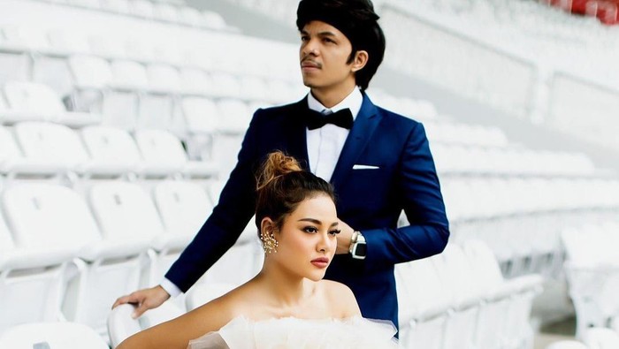 Penampilan Aurel Hermansyah Saat Prewedding, Pakai Gaun Berat 10 Kg