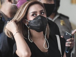 Cita Citata Menangis Dihujat Makan Duit Bansos Pandemi Corona
