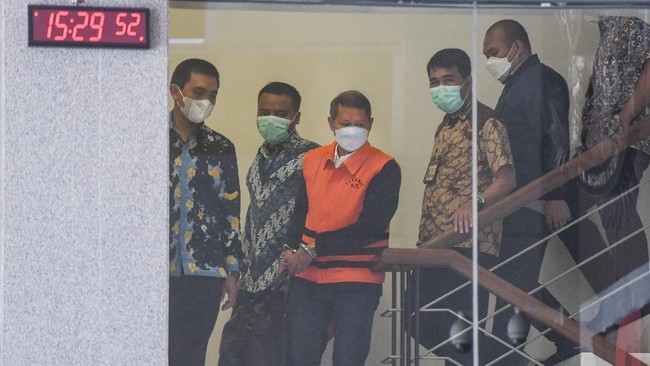 Nasib RJ Lino mulai dari penetapan tersangka hingga penahanannya dalam dugaan korupsi pengadaan unit QCC melewati tiga periode masa kepemimpinan KPK.