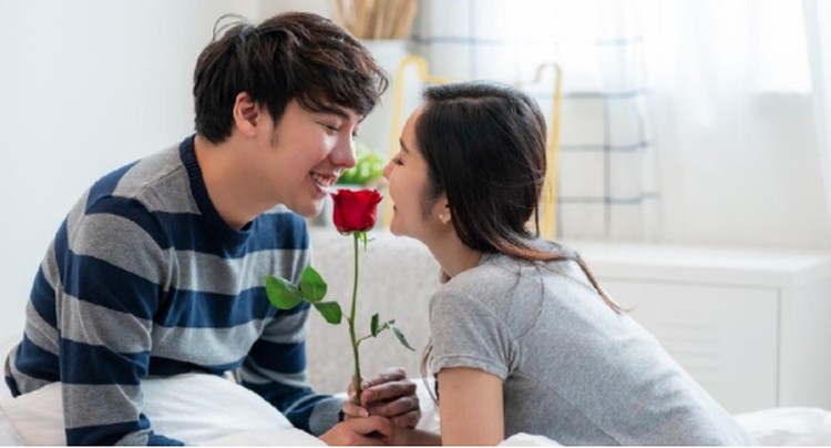 Prediksi zodiak hari ini soal percintaan, Capricorn kemungkinan bakal dapat kejutan hari ini. Pisces diharap bersikap lembut. Bagaimana denganmu, Bunda?
