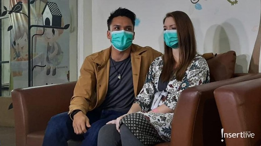 Randy Pangalila dan Chelsey Frank