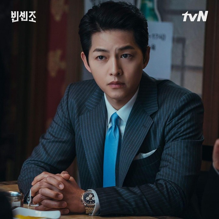 <p>Vincenzo merupakan pengacara sekaligus penasihat mafia Italia. Di film ini, Bunda dapat melihat aksi keren Song Joong Ki sebagai karakter anti-hero yang dingin dan tega melakukan segala cara untuk mencapai tujuan. (Foto: Instagram @tvndrama.official)</p>