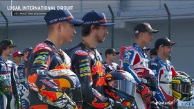 VIDEO: Pose Pembalap Tim Mandalika di Sesi Foto Moto2 2021