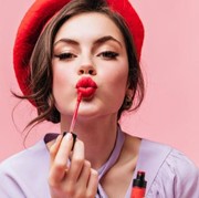 Trik Membuat Lipstik Tahan Lama, 