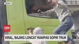 VIDEO: Viral, Bajing Loncat Rampas Sopir Truk