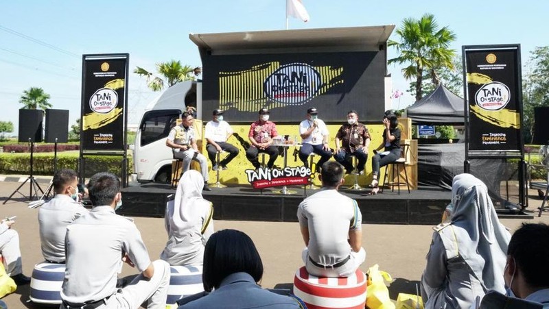Kementerian Pertanian (Kementan) melalui Biro Humas dan Informasi Publik menggelar Tani On Stage (TOS) bertema Pemanfaatan Inovasi Alat