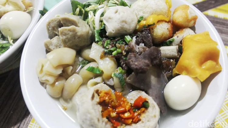 Kuliner Bogor Buat Pencinta Pedas, Bakso Rawit Boa Edan yang Nampol!