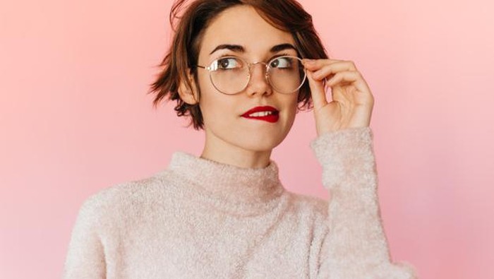 Jangan Salah Pilih, Ini Cara Memilih Jenis Kacamata yang Cocok dengan Bentuk Wajah