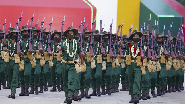Pasukan junta Myanmar dilaporkan mengalami kerugian dan kekalahan setelah tiga hari terakhir perang saudara dengan kelompok-kelompok perlawanan.