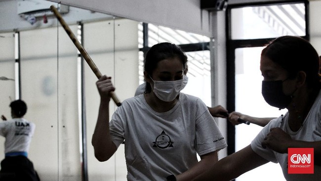 FOTO: Berlatih Seni Bela Diri Warisan Majapahit Kuno