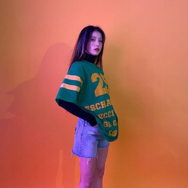 Sang Adik Rahasiakan Hubungan Darah dengan IU selama Wajib Militer