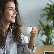Rutin Minum Kopi Setiap Hari? Ternyata Ini Manfaatnya untuk Kecantikan Kulit