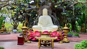 Taman Hiburan Bertema Buddha Ada di Vietnam