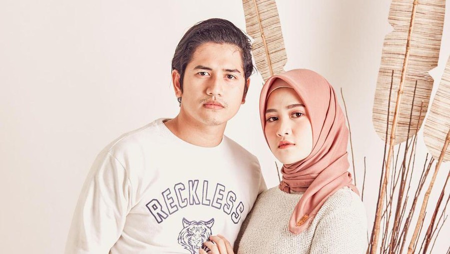 Zikri Daulay dan Istri Resmi Cerai Zikri Daulay dan Istri Resmi Cerai