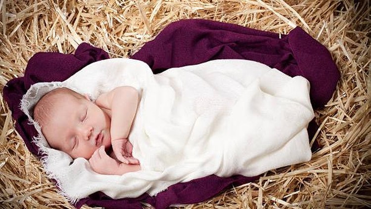 100 Nama Bayi Perempuan Islami yang Berarti Damai Berikan nama bayi perempuan yang berarti damai untuk calon buah hati. Simak di sini referensinya.