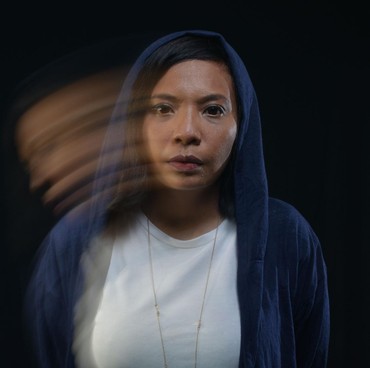 Lirik Lagu Aku di Sini - Ariana