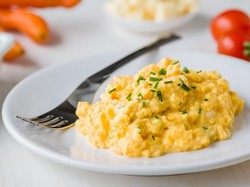 Ini 7 Langkah Bikin Orak Arik Telur yang Creamy Sempurna