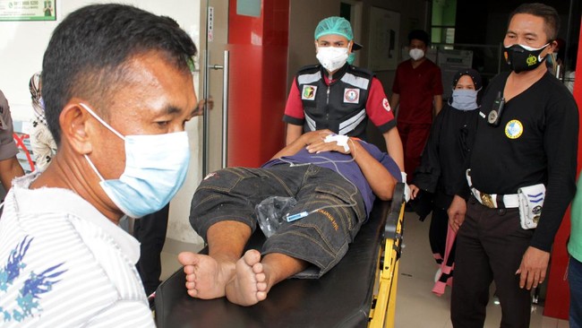 Kapolri Listyo Sigit Prabowo mengungkapkan empat korban luka bom bunuh diri di depan Gereja Katedral Makassar sudah bisa menjalani rawat jalan.
