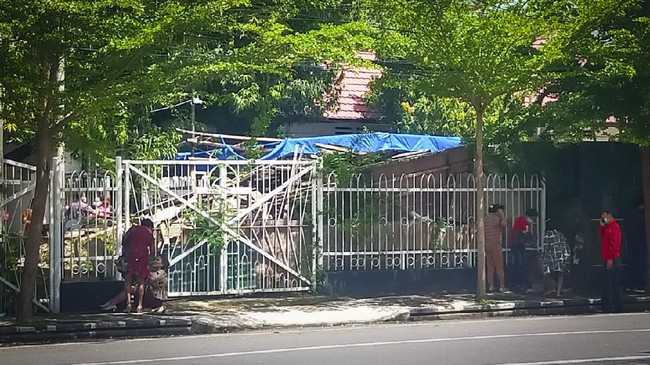 MUI meminta aksi bom bunuh diri di Gereja Hati Yesus Mahakudus atau Katedral Makassar, Minggu (28/3) pagi, tidak dikaitkan dengan agama dan suku tertentu.