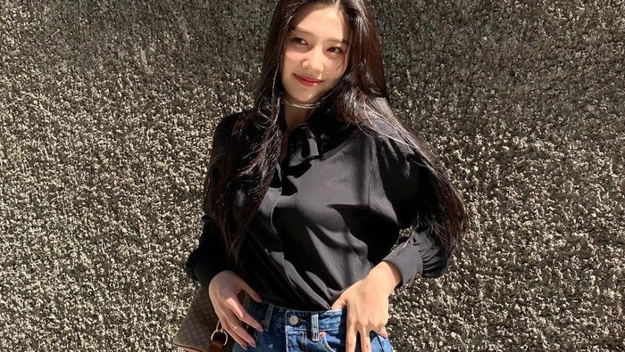 Mix and Match Gaya Berpakaian Casual Ala Joy Red Velvet untuk Sehari-hari