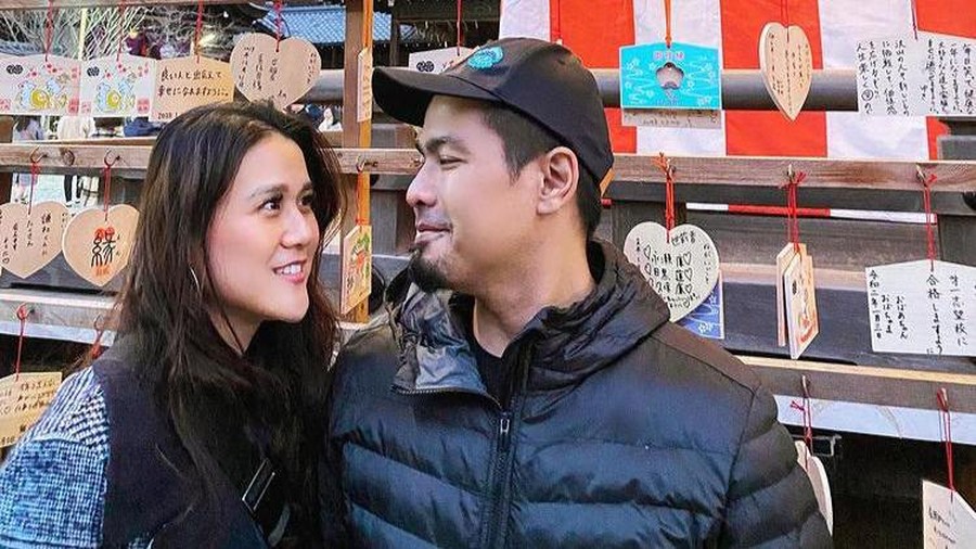 Setelah kabar peceraian orang tua Bams, Desiree Tarigan dan Hotma Sitompul mencuat ke publik. Bams dikabarkan juga tengah proses cerai dengan sang istri, Mikhavita Wijaya. Intip lagi momen manis mereka berdua!