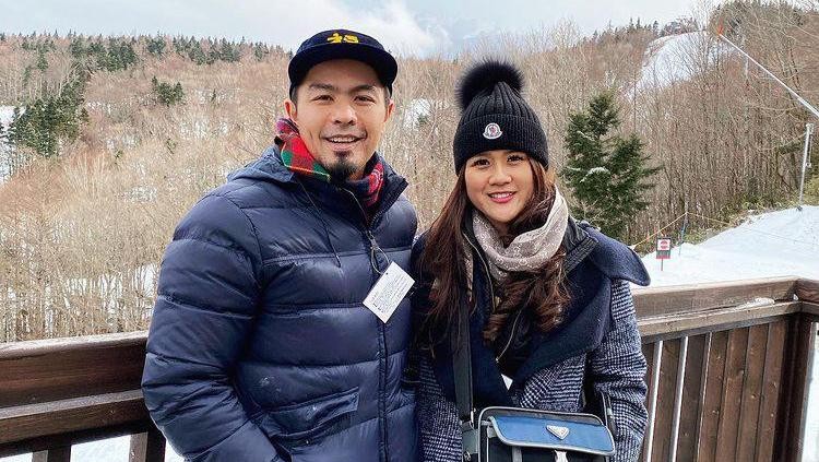 Setelah kabar peceraian orang tua Bams, Desiree Tarigan dan Hotma Sitompul mencuat ke publik. Bams dikabarkan juga tengah proses cerai dengan sang istri, Mikhavita Wijaya. Intip lagi momen manis mereka berdua!
