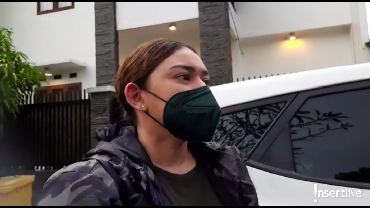 img-title Sambil Tahan Tangis, Thalita Latief Buka Suara soal Gugatan Cerai untuk Suami