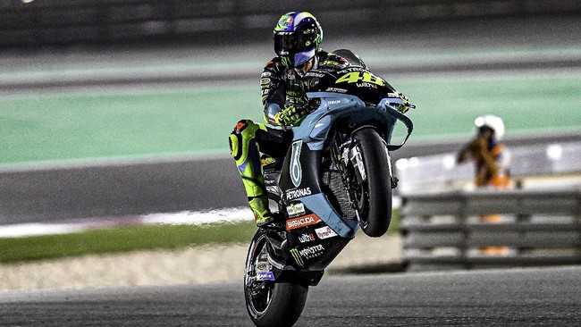 Hasil balapan MotoGP Qatar 2021 menggambarkan daya saing Valentino Rossi tak ubah seperti musim lalu, namun The Doctor tetap kalem.
