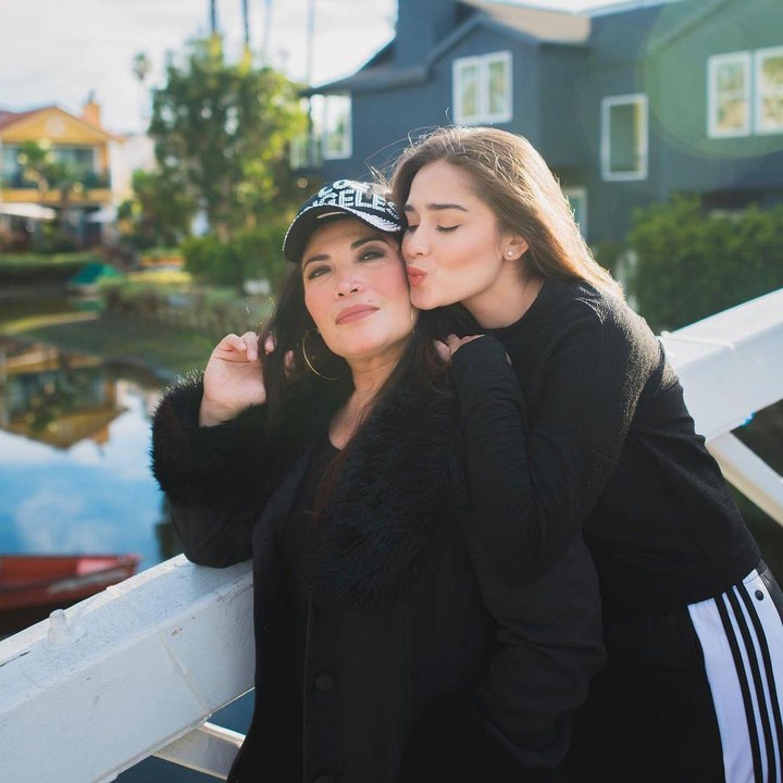 <p>Di momen spesial Hari Ibu, Yasmie Wildblood tak pernah absen memberikan ucapan pada sang bunda. <em>So sweet!</em> (Foto: Instagram @yaswildblood)</p>