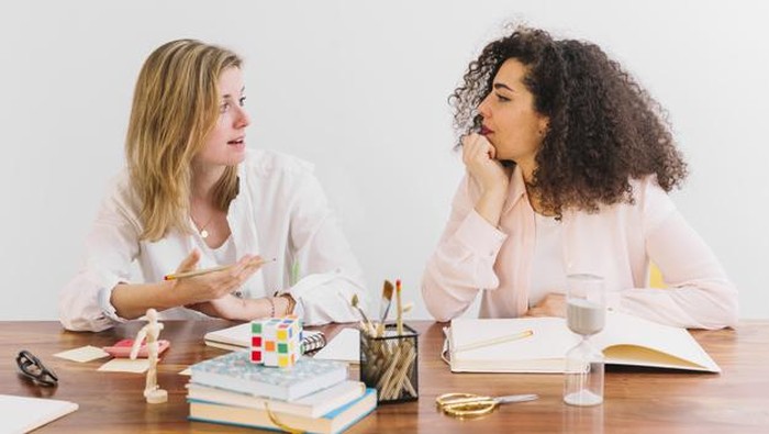 Kirain Cuma Gemini, Ternyata 3 Zodiak Ini Juga Sama Ngomul alias Ngomong Mulu