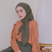 5 Inspirasi Gaya Hijab Simpel dan Menawan ala Selebgram Sinta Sri Antan