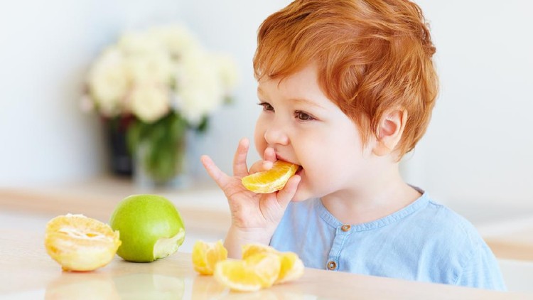 Anak makan