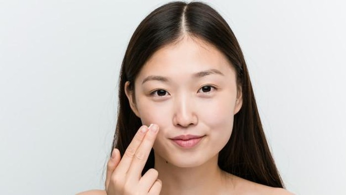 Sebelum Beli, Ketahui Dulu 3 Hal Penting Pilih Eye Cream