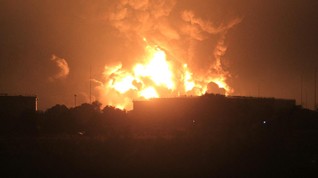 Pertamina: Masih Ada 1 Titik Api Menyala di Kilang Cilacap