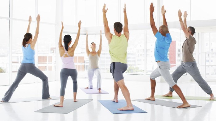 Lakukan Peregangan Ini Agar Tubuh Kamu Terlihat Lebih Tinggi!