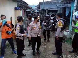 Densus Geledah Rumah di Sukabumi Terkait Penangkapan Terduga Teroris Jakarta