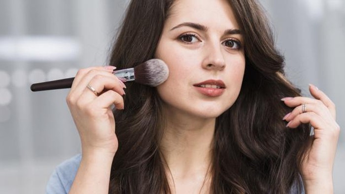 Say No More to Cakey Makeup! Ikuti Tips Makeup Paling Gampang Ini Say No More to Cakey Makeup! Ikuti Tips Makeup Paling Gampang Ini